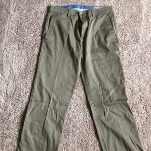 Men’s khaki pants